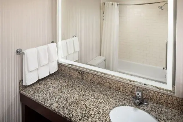 Oda, 2 Çift Kişilik Yatak, Şehir Manzaralı