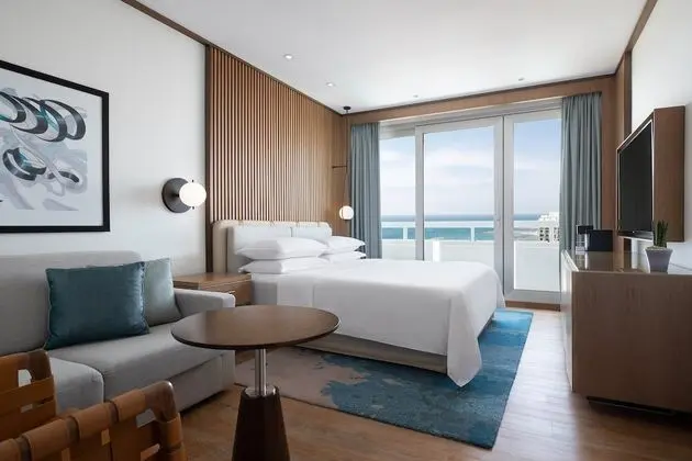 Deluxe Seaview, Guest Room, 1 Queen, Balcony
