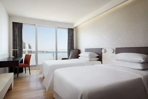 Deluxe Seaview, Guest Room, 2 Twin/Single Bed(s), Balcony