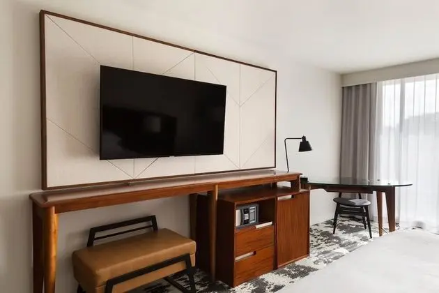 Club Oda, 1 En Büyük (King) Boy Yatak, Şehir Manzaralı