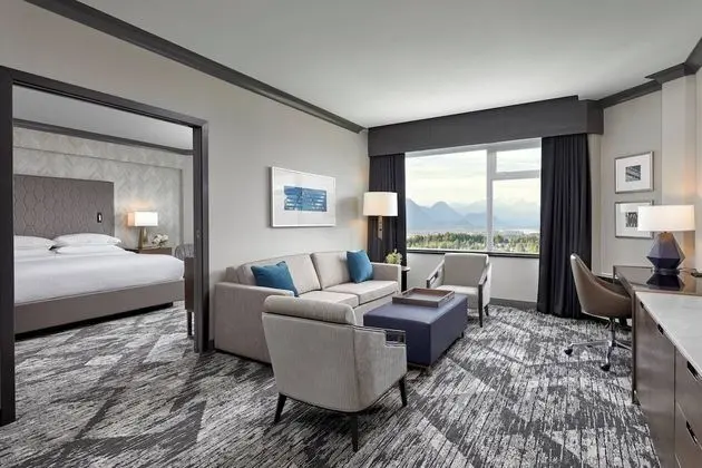Çatı Katı Süiti (Penthouse), 1 En Büyük (King) Boy Yatak ve Çekyat