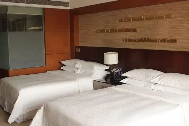 Oda, 2 Çift Kişilik Yatak, Şehir Manzaralı