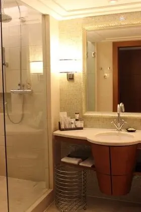 Oda, 2 Çift Kişilik Yatak, Şehir Manzaralı
