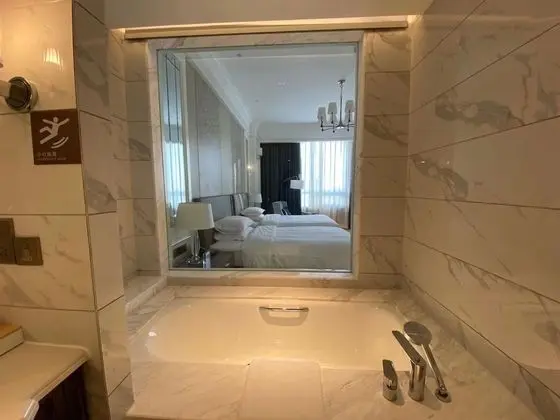 Oda, 2 Çift Kişilik Yatak, Şehir Manzaralı