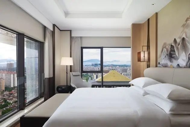 Oda, 1 En Büyük (King) Boy Yatak, Şehir Manzaralı