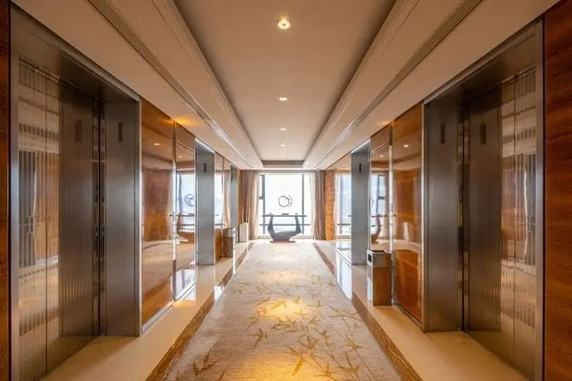Oda, 2 Tek Kişilik Yatak, Sigara İçilebilir, Şehir Manzaralı