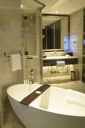 Oda, 1 En Büyük (King) Boy Yatak, Sigara İçilmez, Şehir Manzaralı
