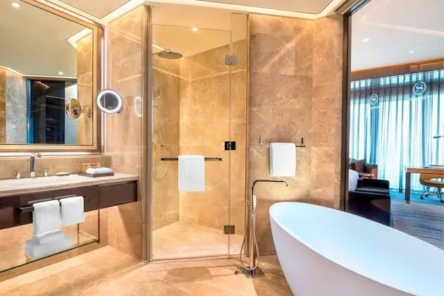 Oda, 2 Çift Kişilik Yatak, Sigara İçilmez, Şehir Manzaralı