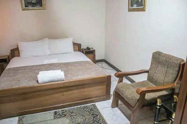 Tek Büyük Yataklı Oda, Sigara İçilmez