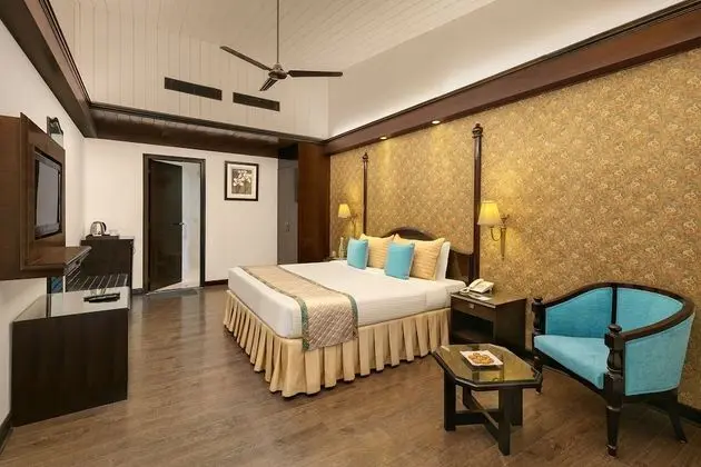 Premier Room with complimentary shuttle to Mall Road till 7 pm
