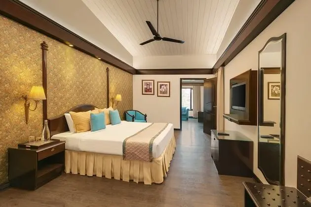 Suite with complimentary shuttle to Mall Road till 7 pm