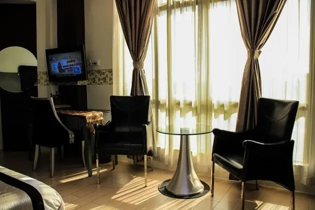 City Tek Büyük Yataklı Oda