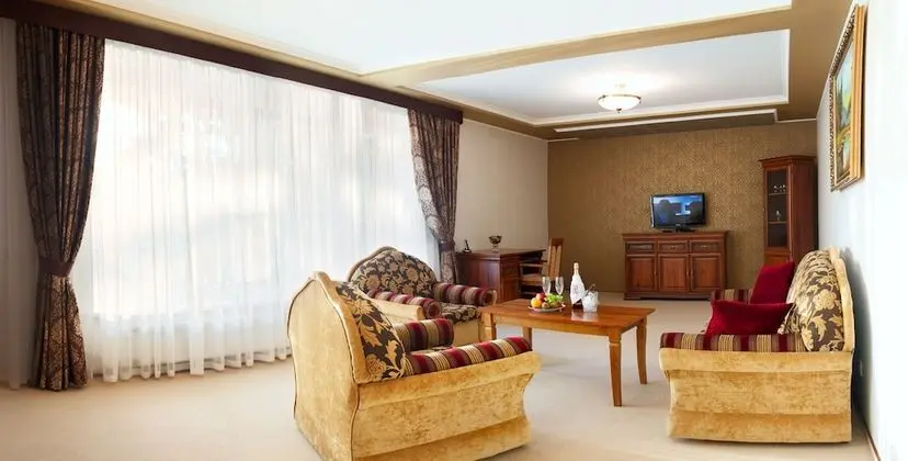 Süit, 1 En Büyük (King) Boy Yatak, Sigara İçilmez, Göl Manzaralı