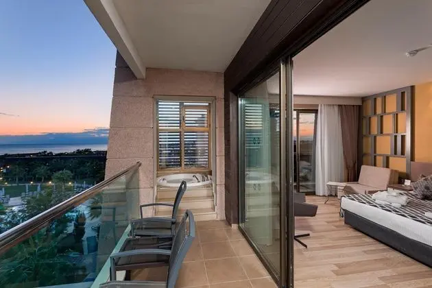 https://images.etstur.com/files/images/hotelImages/TR/209265/l/Sherwood-Dreams-Resort-Oda-353788.jpg