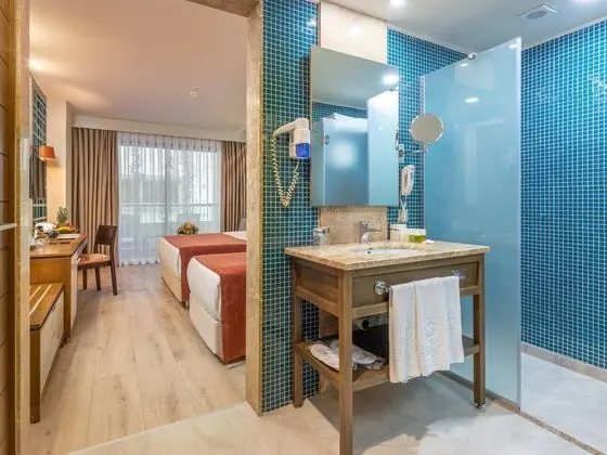 https://images.etstur.com/files/images/hotelImages/TR/209265/l/Sherwood-Dreams-Resort-Oda-359763.jpg