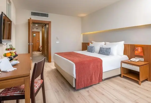 https://images.etstur.com/files/images/hotelImages/TR/209265/l/Sherwood-Dreams-Resort-Oda-365153.jpg