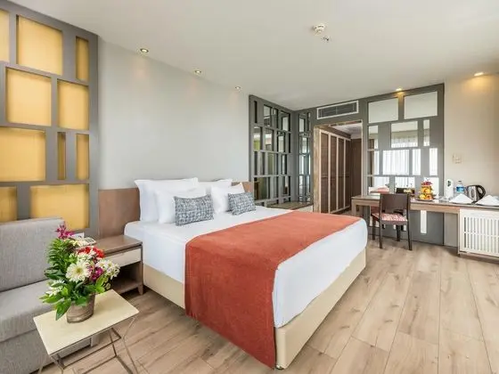 https://images.etstur.com/files/images/hotelImages/TR/209265/l/Sherwood-Dreams-Resort-Oda-365160.jpg