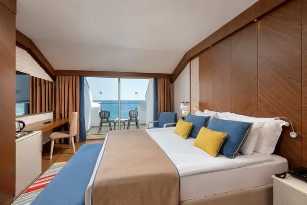 https://images.etstur.com/imgproxy/resize/2560x1440/files/images/hotelImages/etsrooms/231/Sherwood_Exclusive_Kemer_20241014094208_4.jpg