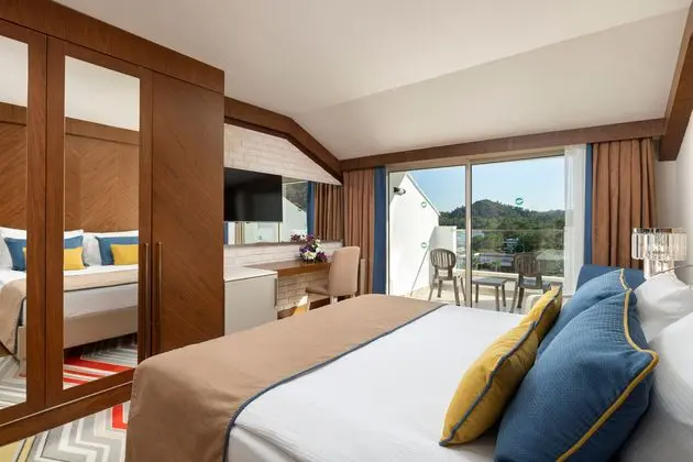 https://images.etstur.com/imgproxy/resize/2560x1440/files/images/hotelImages/etsrooms/231/Sherwood_Exclusive_Kemer_20241014094256_2.jpg