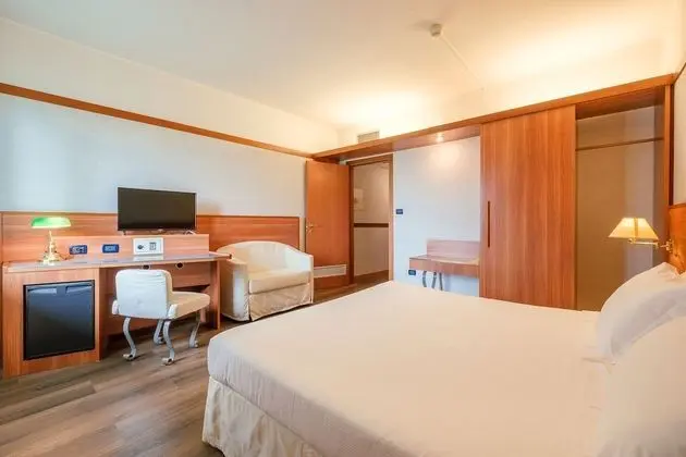 Family Oda, Bağlantılı Odalar