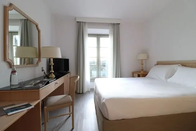 Deluxe Büyük Yataklı Tek Kişilik Oda