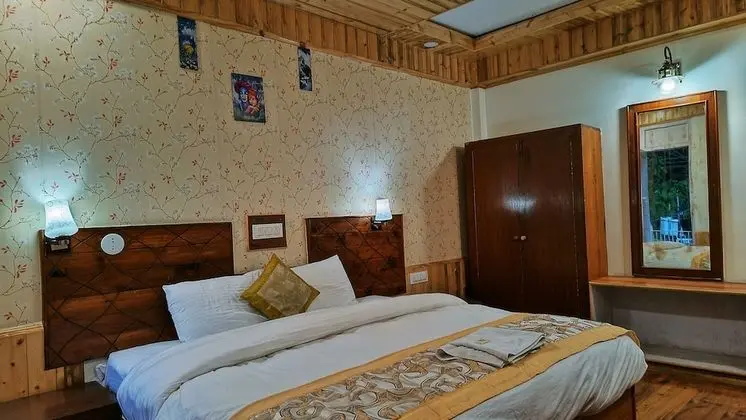 Luxury Oda