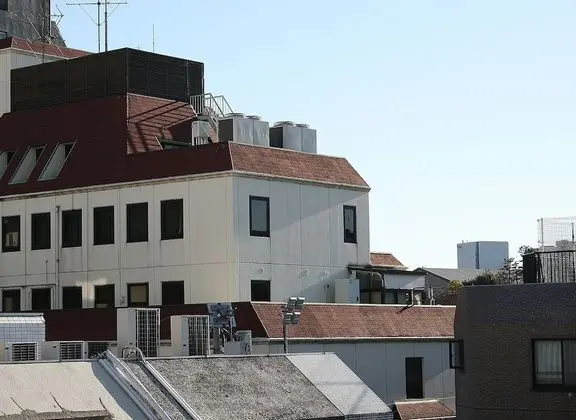 İki Ayrı Yataklı Oda, Sigara İçilebilir