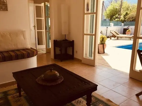 Villa, Sigara İçilmez