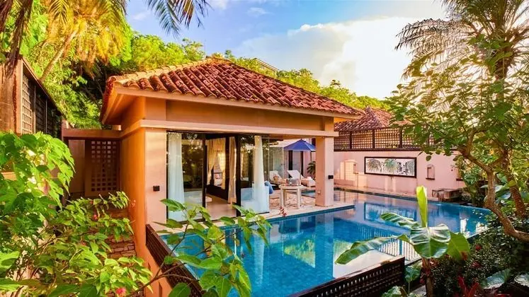 Royal Villa, Sigara İçilmez, Havuz Kenarı