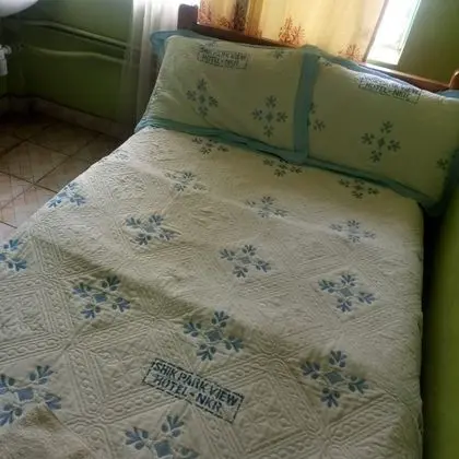 Büyük Yataklı Tek Kişilik Oda