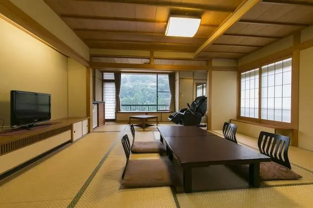 Traditional Oda, Sigara İçilmez (Japanese Style, Semi-open air bath)