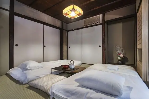 Traditional Ev (BISHO)