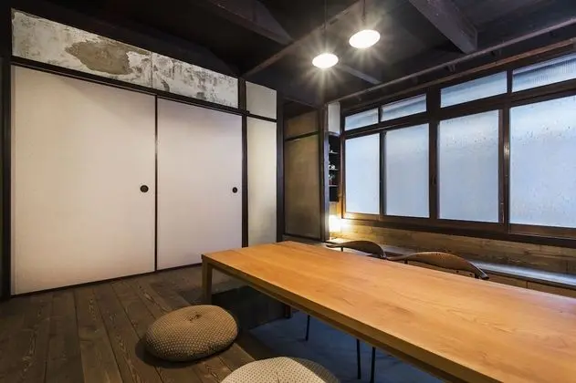 Traditional Ev (BISHO)