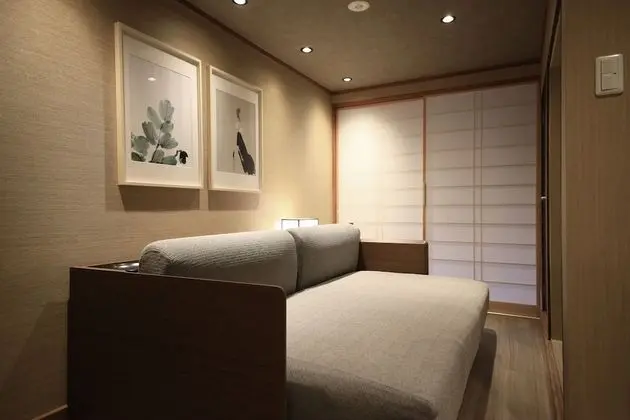 Deluxe Ev (Ikkō 9)