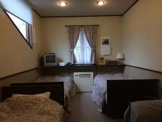 Üç Kişilik Oda, Ortak Banyo (with Extra Bed, Shared Toilet,201)