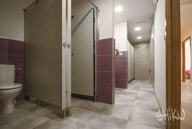 Tek Büyük Yataklı Oda, Ortak Banyo