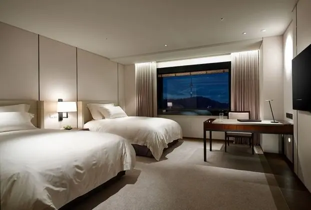 Business Deluxe Twin Room (Outdoor Pool Access Excluded)