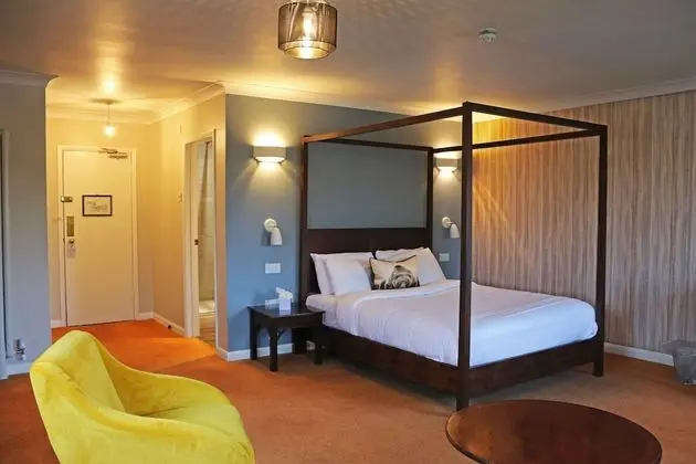 Riverview Suite