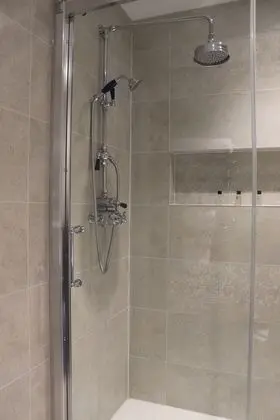 Tek Kişilik Oda, Nehir Manzaralı