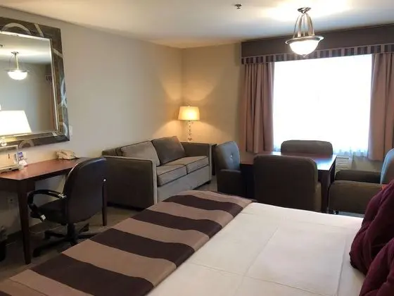 Executive Suite 1 King with Kitchen