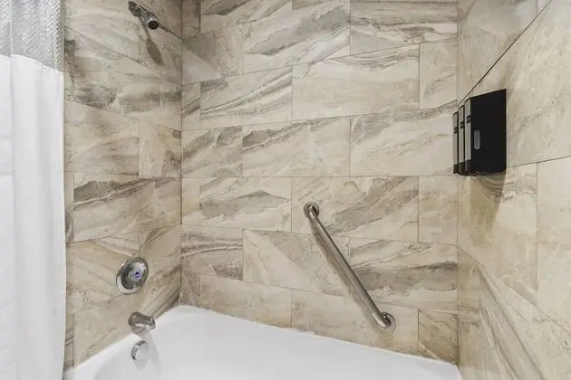 Süit, 2 Büyük (Queen) Boy Yatak, Engellilere Uygun, Sigara İçilmez (Efficiency, Balcony, Water View)