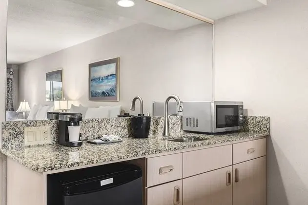 Süit, 2 Büyük (Queen) Boy Yatak, Sigara İçilmez, Balkon (Efficiency, Water View)