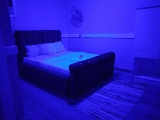 Basic Tek Büyük Yataklı Oda