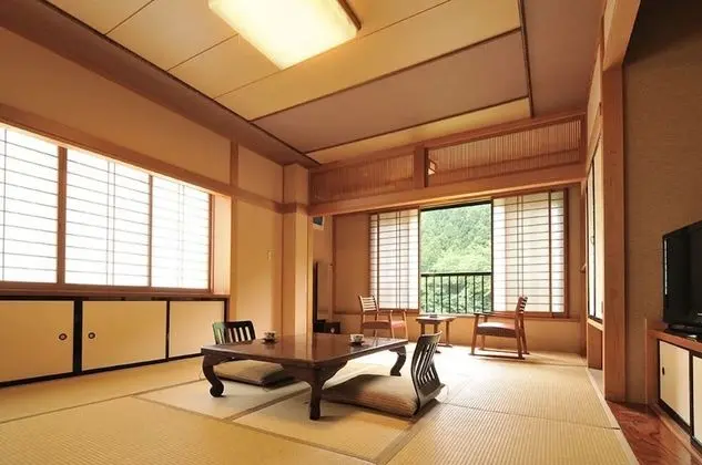 Traditional Oda, Ortak Banyo, Nehir Manzaralı (Japanese Standard Room w/ Shared Bath)