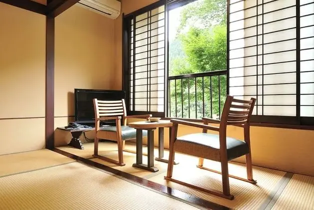 Traditional Oda, Ortak Banyo, Nehir Manzaralı (Japanese Standard Room w/ Shared Bath)