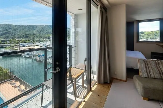 Grand Oda, Sigara İçilmez