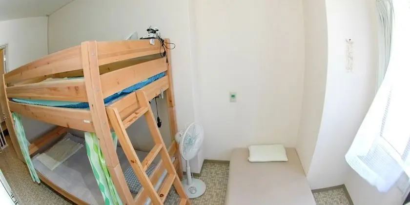 Ortak Ranzalı Oda, Sadece kadınlar için