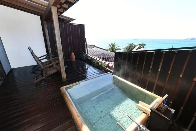 Traditional Oda, Sigara İçilmez, Plaj Manzaralı (Open Air Bath, Japanese style)