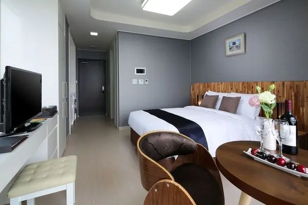 Deluxe Tek Büyük Yataklı Oda