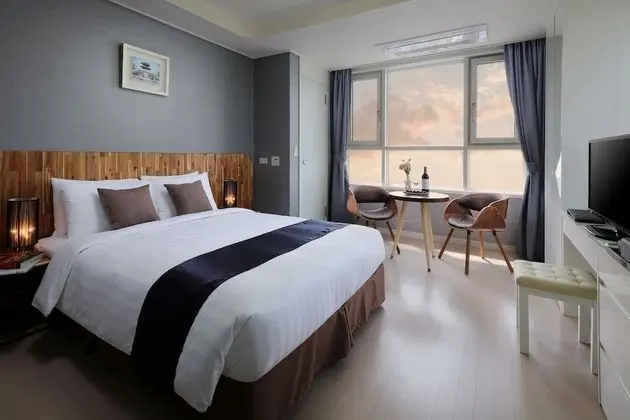 Deluxe Tek Büyük Yataklı Oda